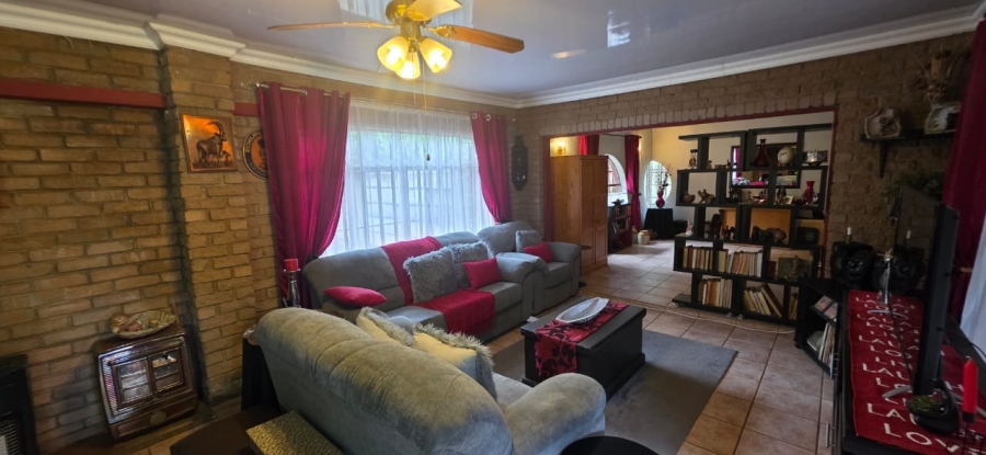 3 Bedroom Property for Sale in Flimieda North West